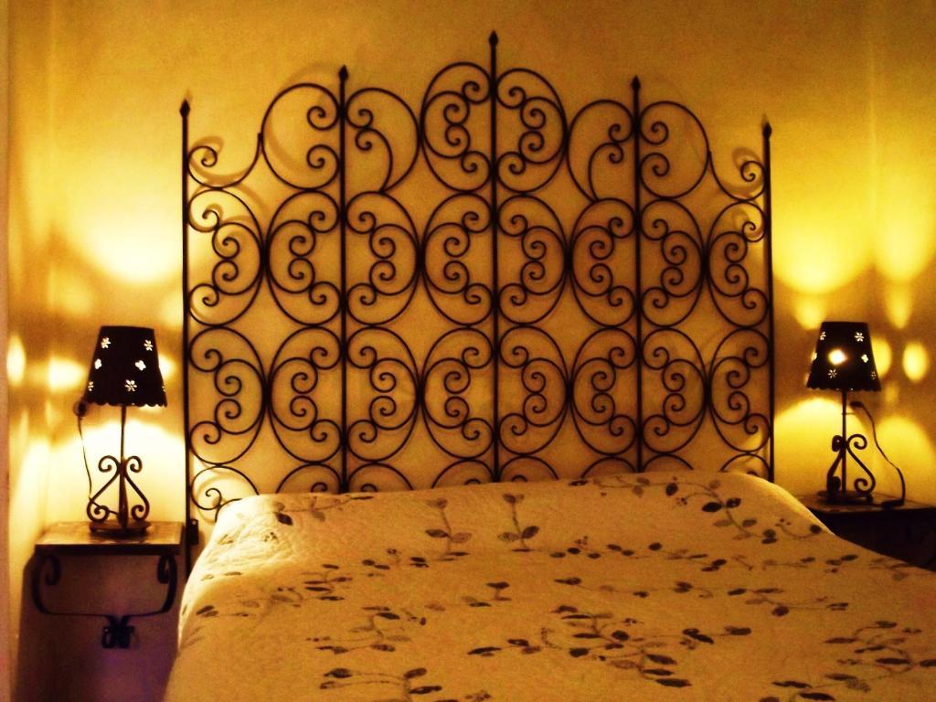 La Maison Aux Volets Bleus Bed and Breakfast Venasque Esterno foto