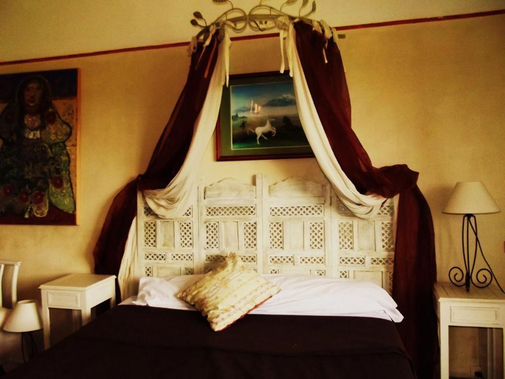 La Maison Aux Volets Bleus Bed and Breakfast Venasque Esterno foto